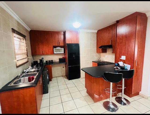 2 BEDROOM APARTMENT FOR SALE IN ALBERTON NORTH